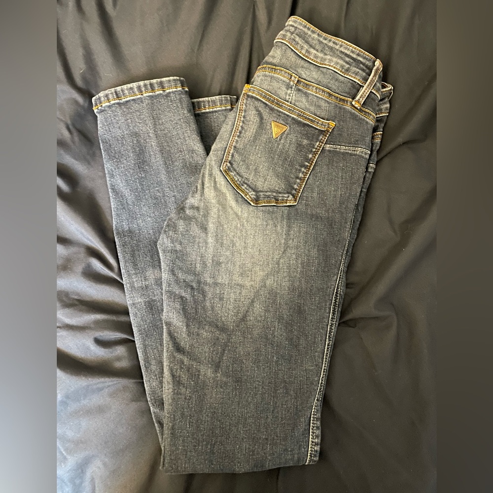 Guess Jeans - Picture 2 of 2